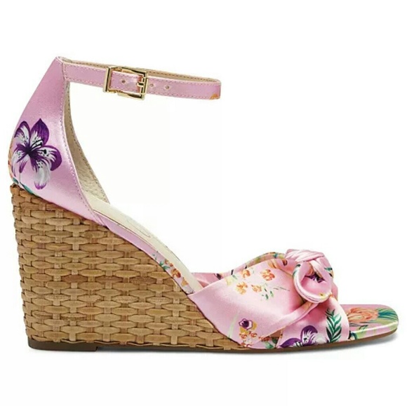 Beautiful Floral Wedges - Picture 7 of 7